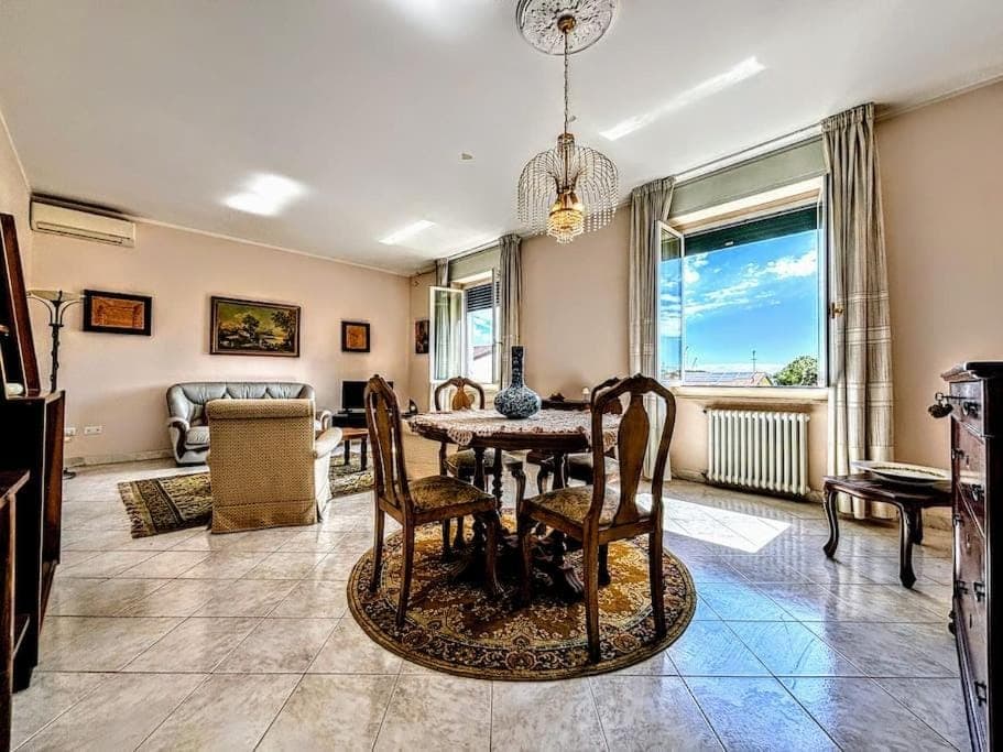 Living room, Seating area, Dining area