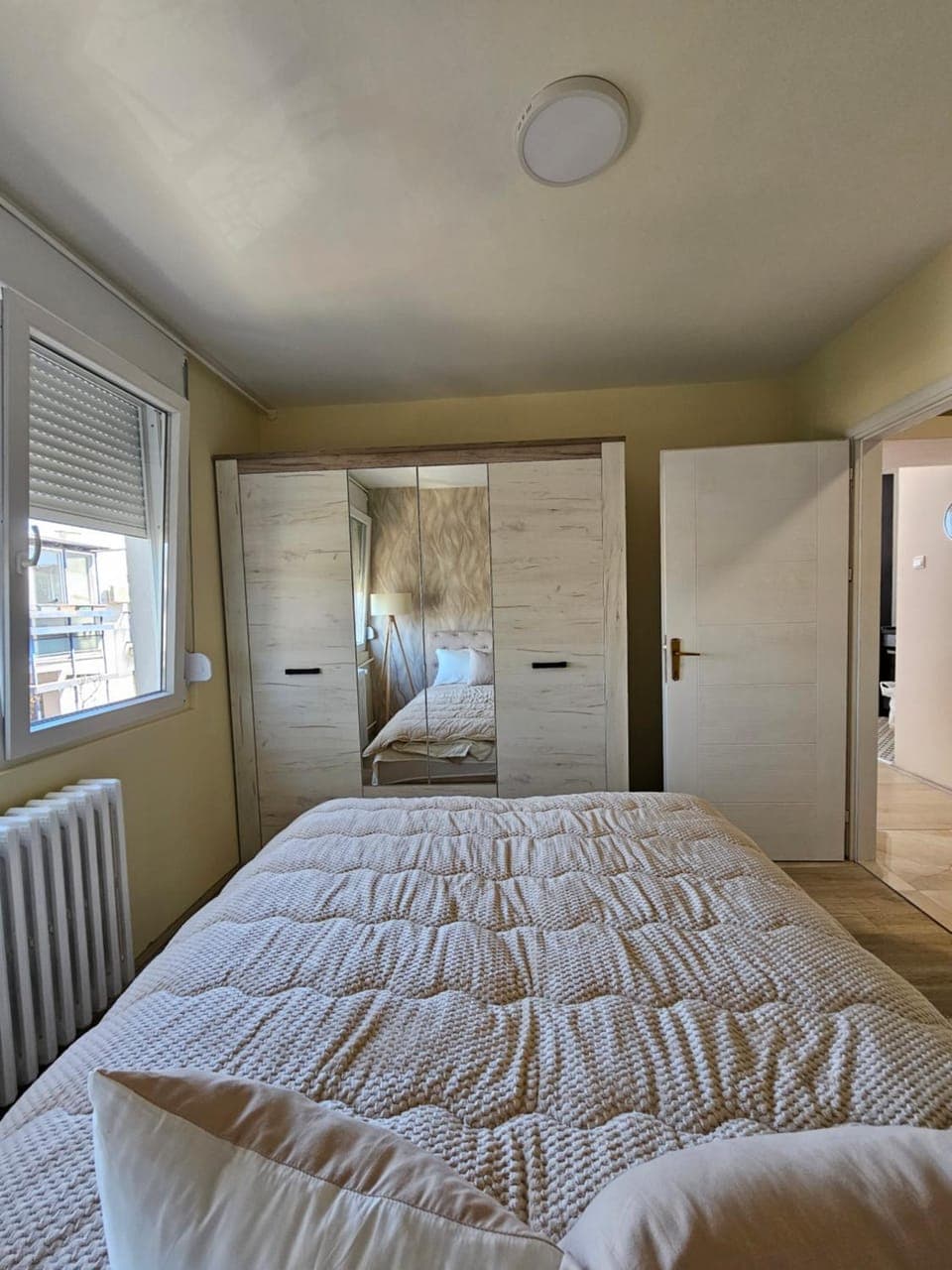 Photo of the whole room, wardrobe