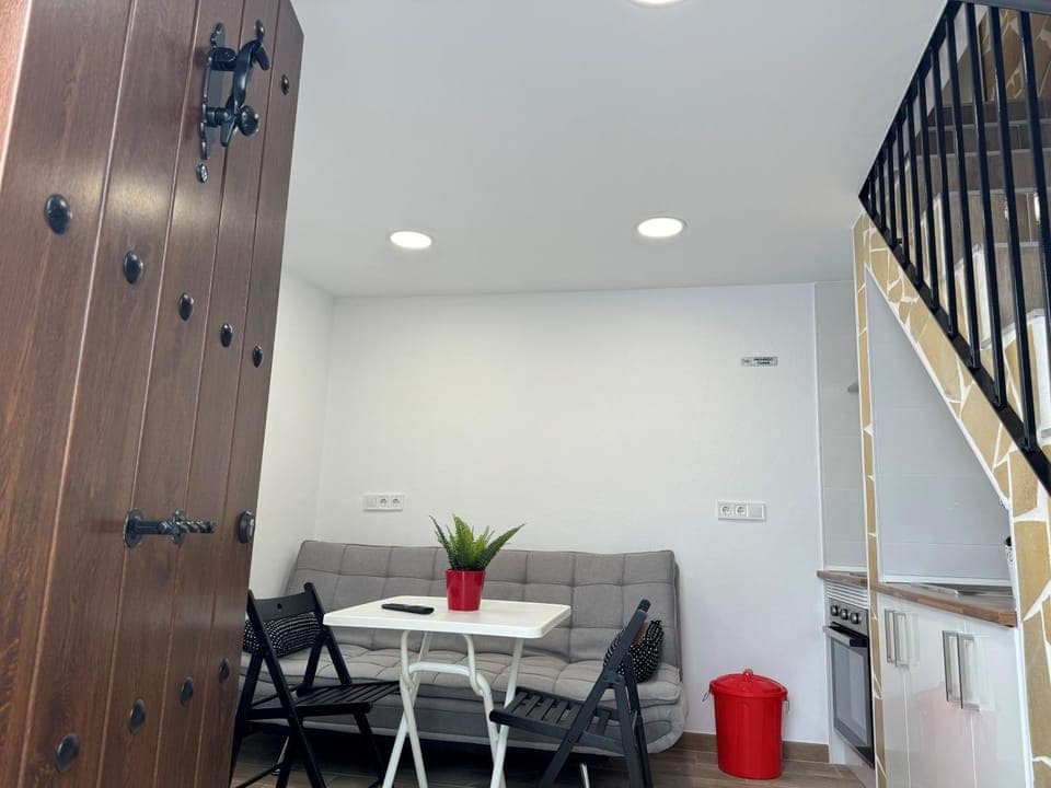 Kitchen or kitchenette, Living room, Seating area, Dining area