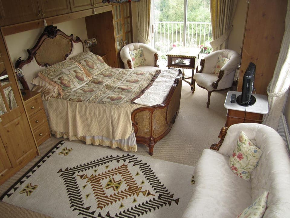 Day, Photo of the whole room
