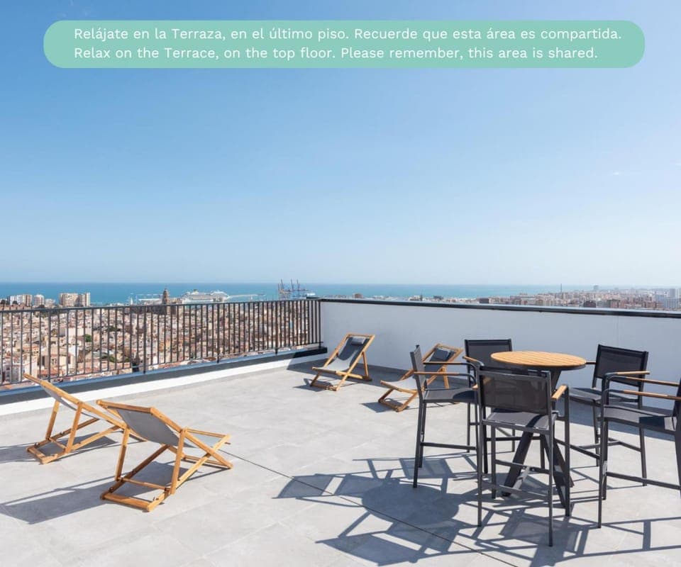 View (from property/room), Balcony/Terrace, City view, Sea view