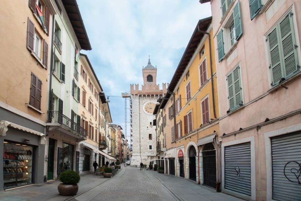 Property building, Neighbourhood