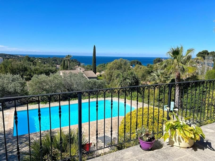 View (from property/room), Balcony/Terrace, Garden view, Pool view, Sea view, Swimming pool, sunbed