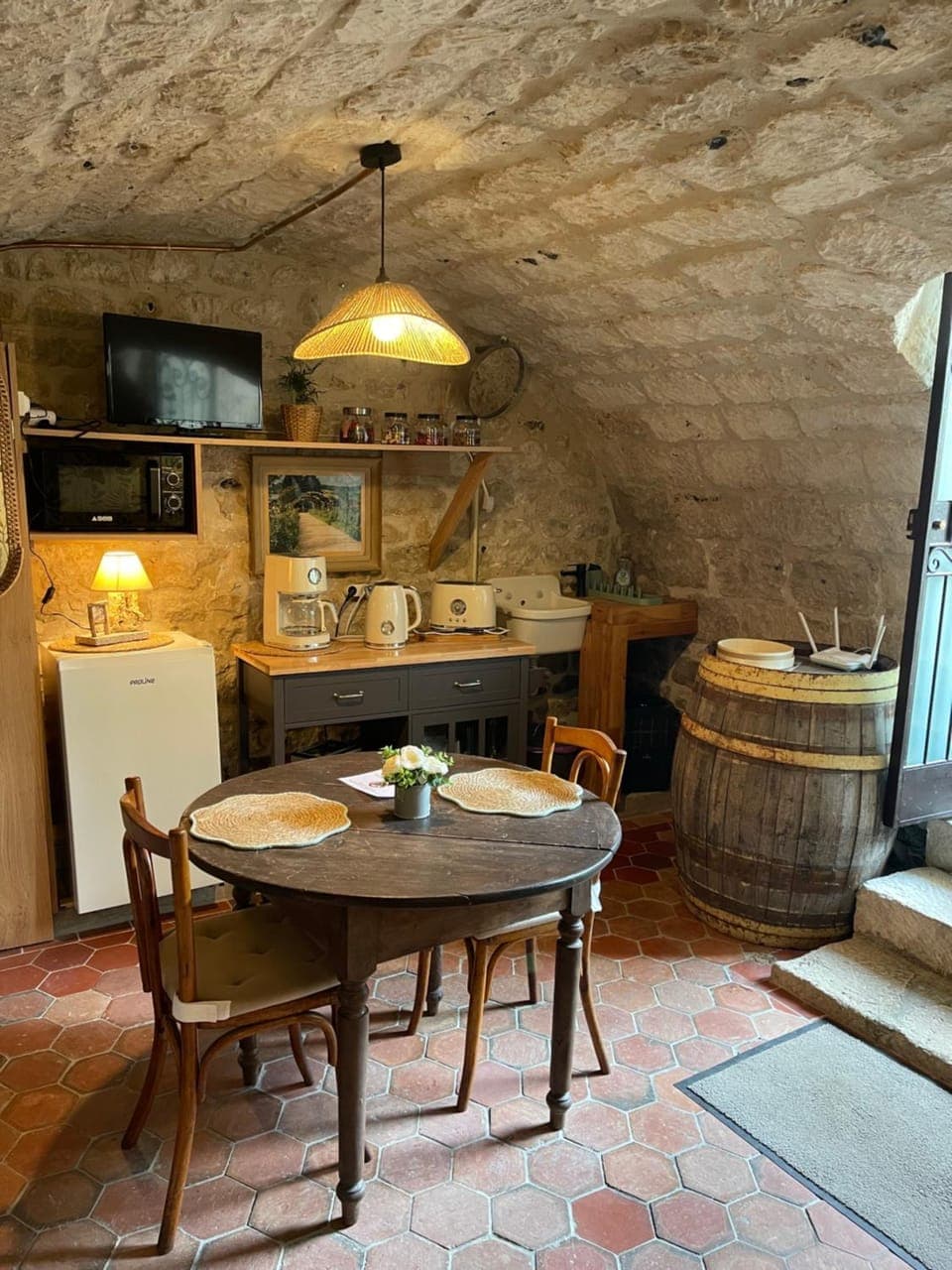 Kitchen or kitchenette