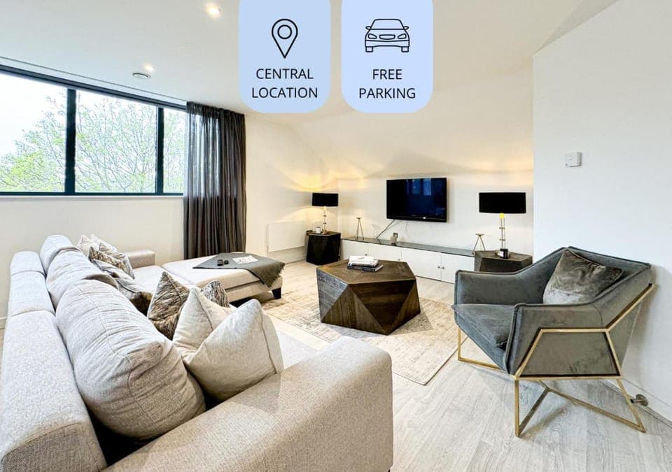 Communal lounge/ TV room, TV and multimedia, Living room, Seating area