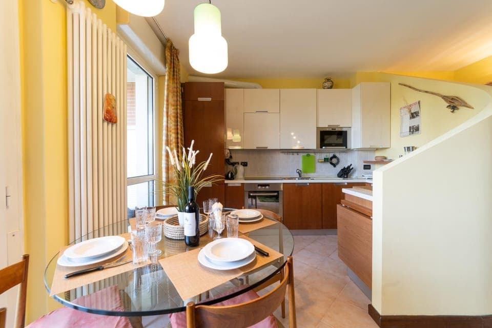 Kitchen or kitchenette, Dining area, dishwasher, minibar, pet friendly, stove