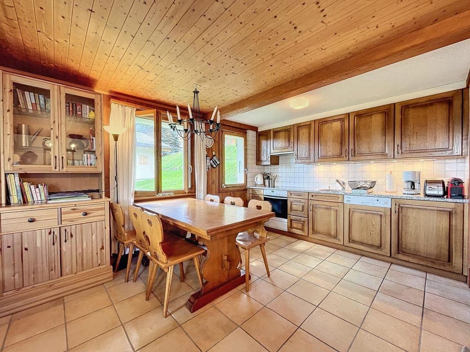 Kitchen or kitchenette, Dining area, stove