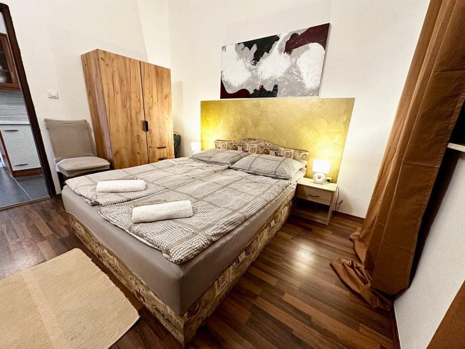 Bed, Photo of the whole room, Bedroom, wardrobe