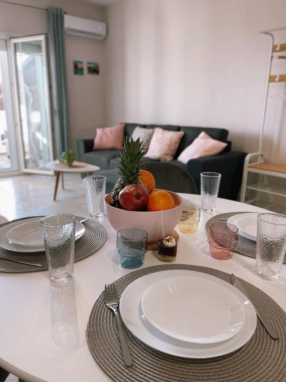 Seating area, Dining area, air conditioner