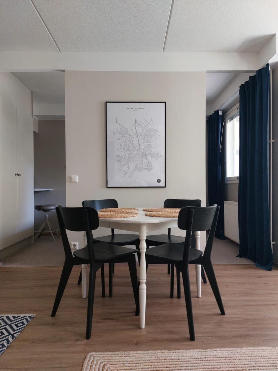 Seating area, Dining area