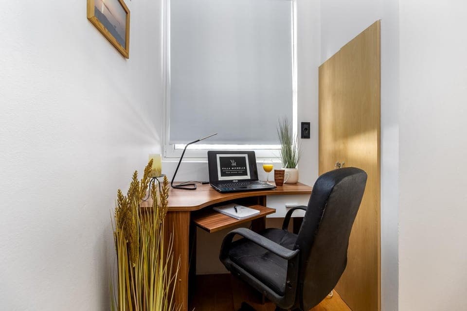 TV and multimedia, Business facilities