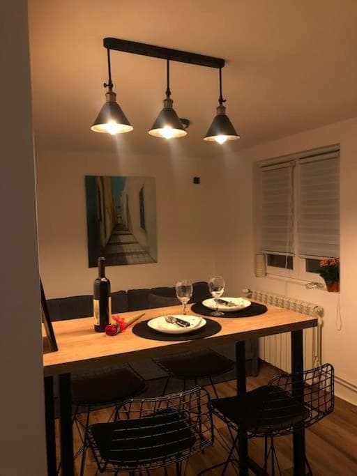 Seating area, Dining area