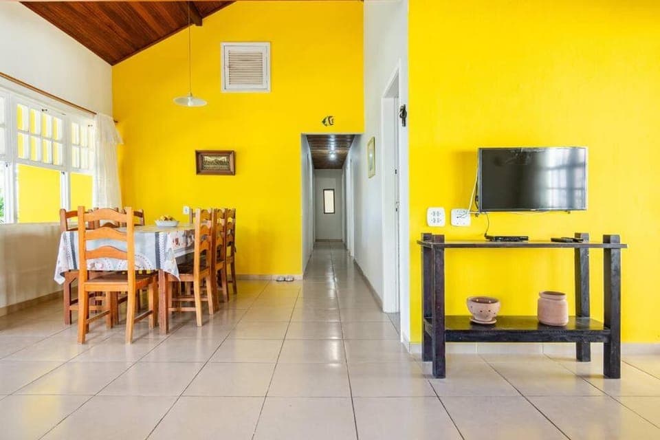 Casa 4 quartos, 2 suítes, piscina e acessibilidade - Frente para a lagoa House in São Pedro da Aldeia
