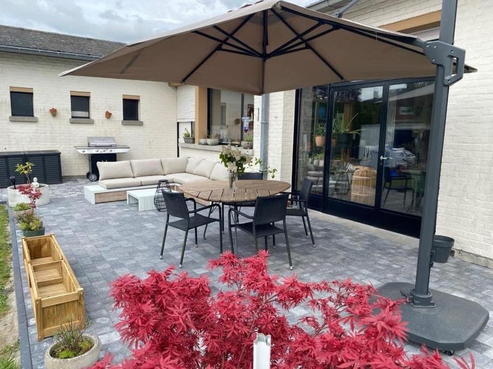 Patio, BBQ facilities