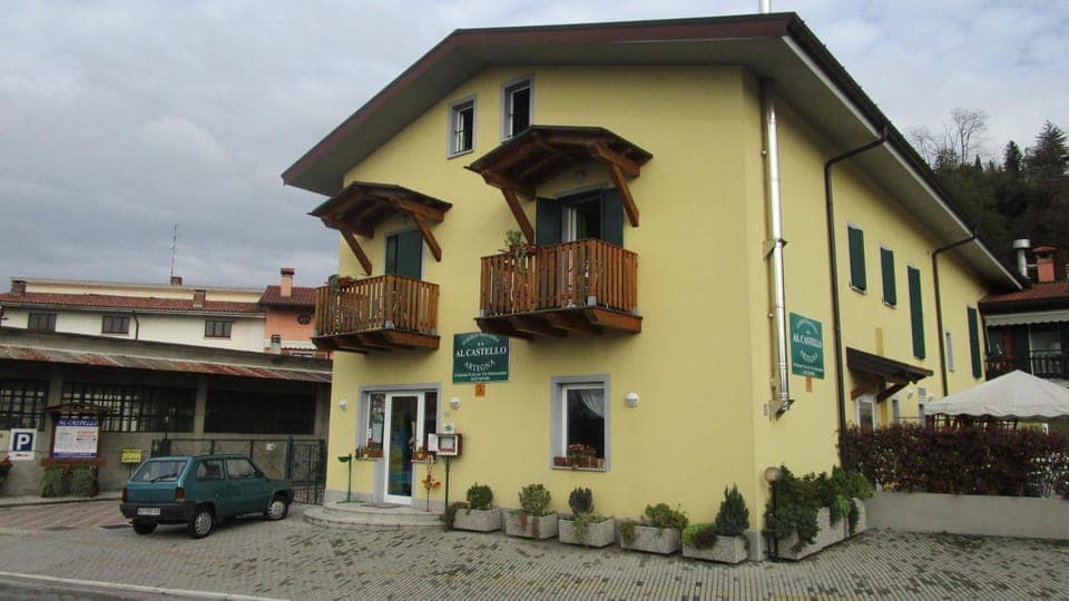 Property building, Facade/entrance