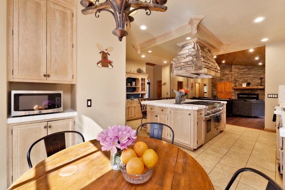 Kitchen or kitchenette, kitchen