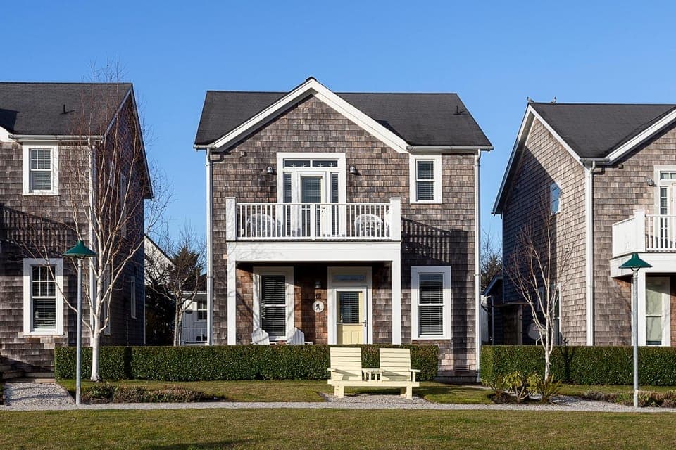 Property building, Neighbourhood