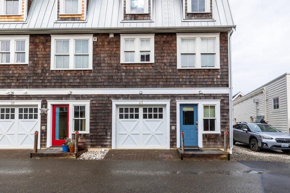 Property building, Parking