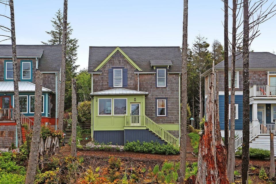 Property building, Day, Neighbourhood