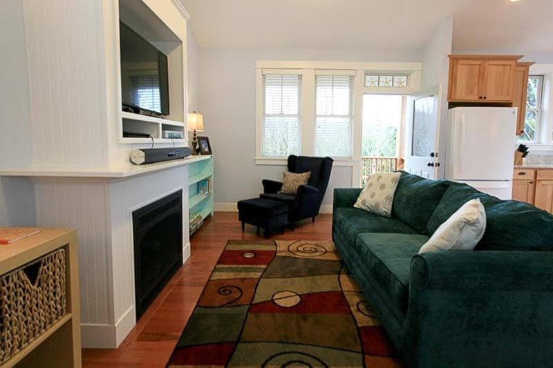 TV and multimedia, Living room, Seating area