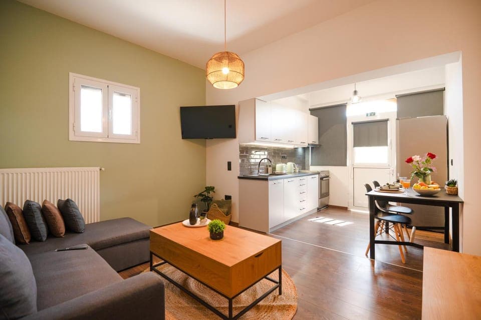 Kitchen or kitchenette, Living room, Dining area