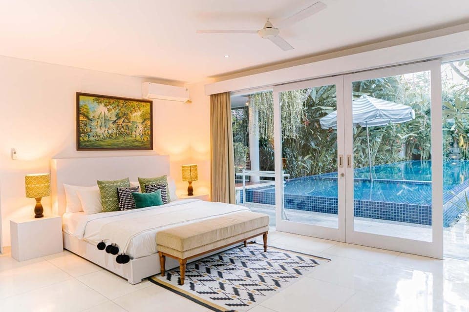Bedroom, Pool view