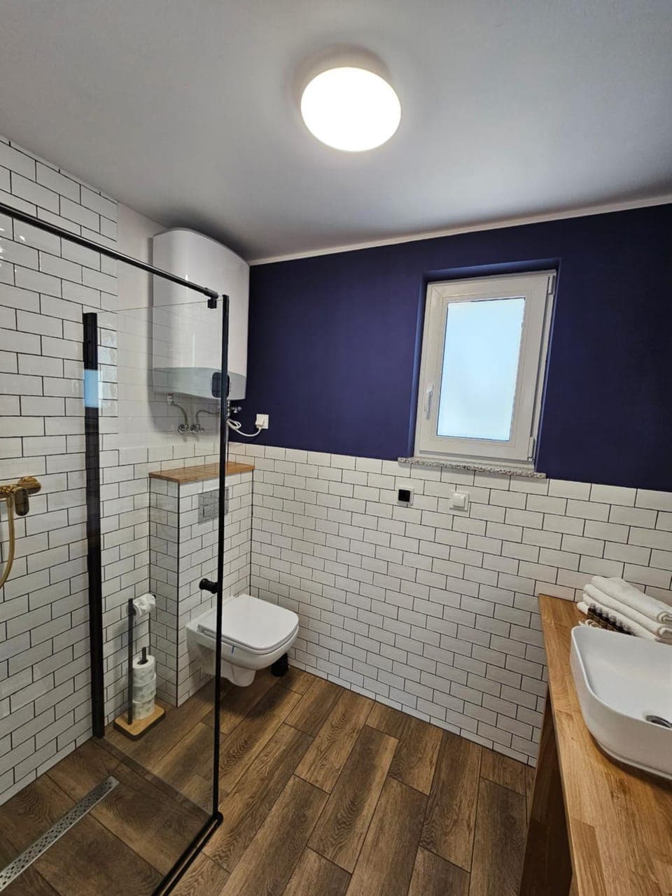 Shower, Toilet, Bathroom