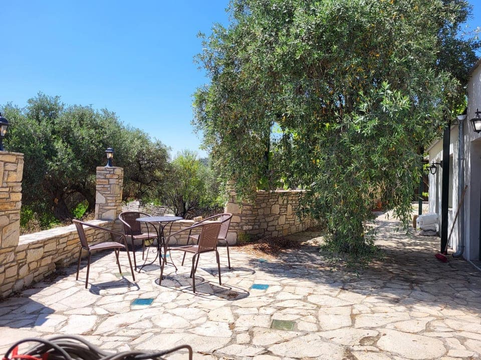 Patio, Spring, Day, Garden, Dining area, Garden view