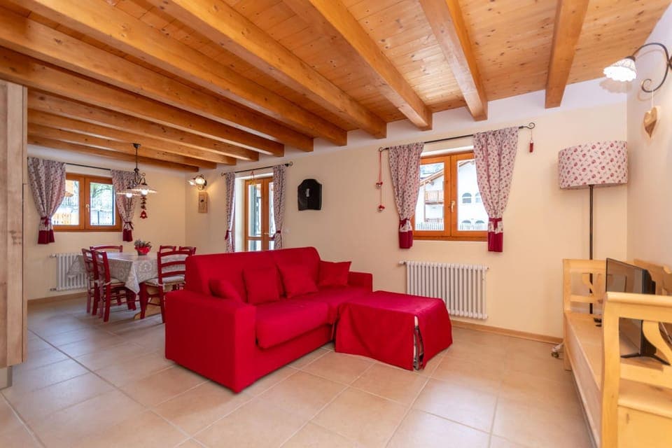 Communal lounge/ TV room, Living room