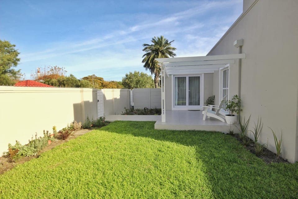 Property building, Spring, Day, Garden, Garden view
