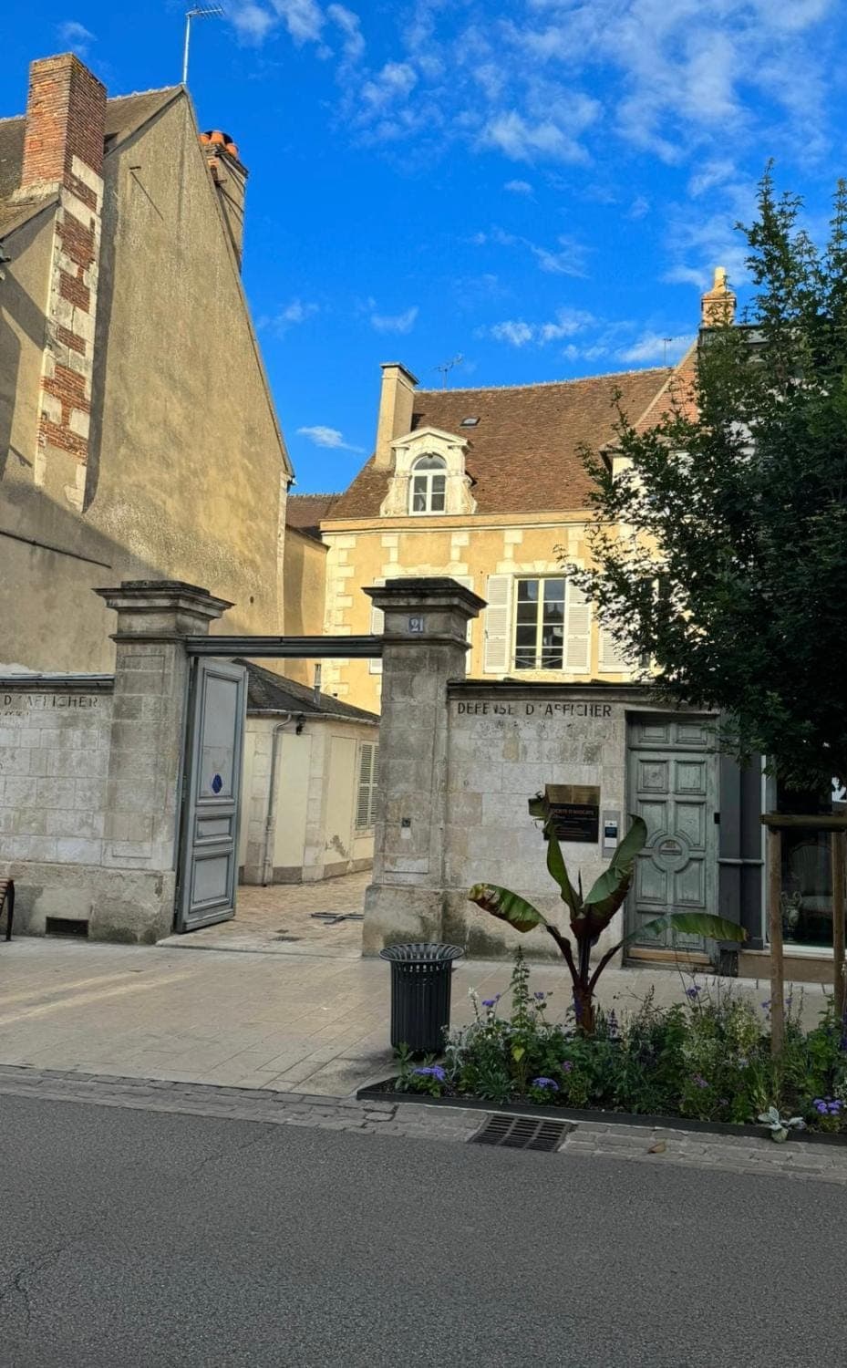 Quiet street view, Inner courtyard view