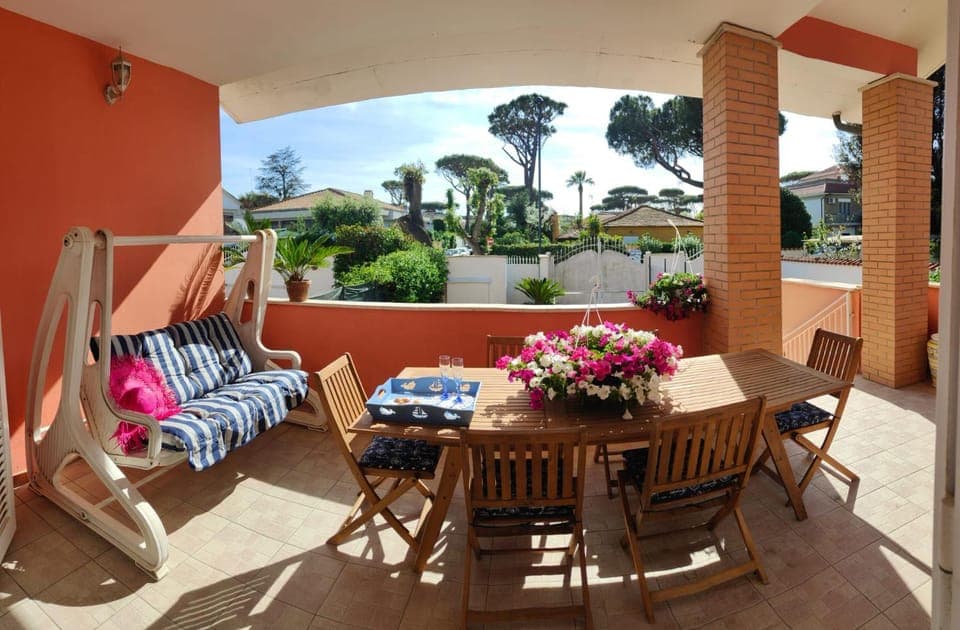 Patio, Day, Balcony/Terrace