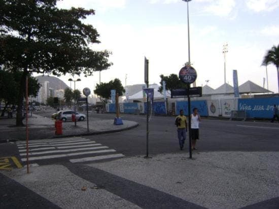 Property building, Restaurant/places to eat, Beach, Supermarket/grocery shop, Shopping Area