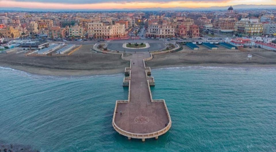 Nearby landmark, Bird's eye view, Location