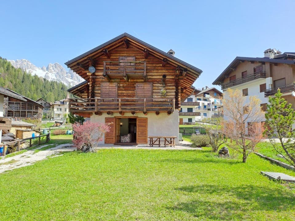 Property building, Facade/entrance, Off site, Garden