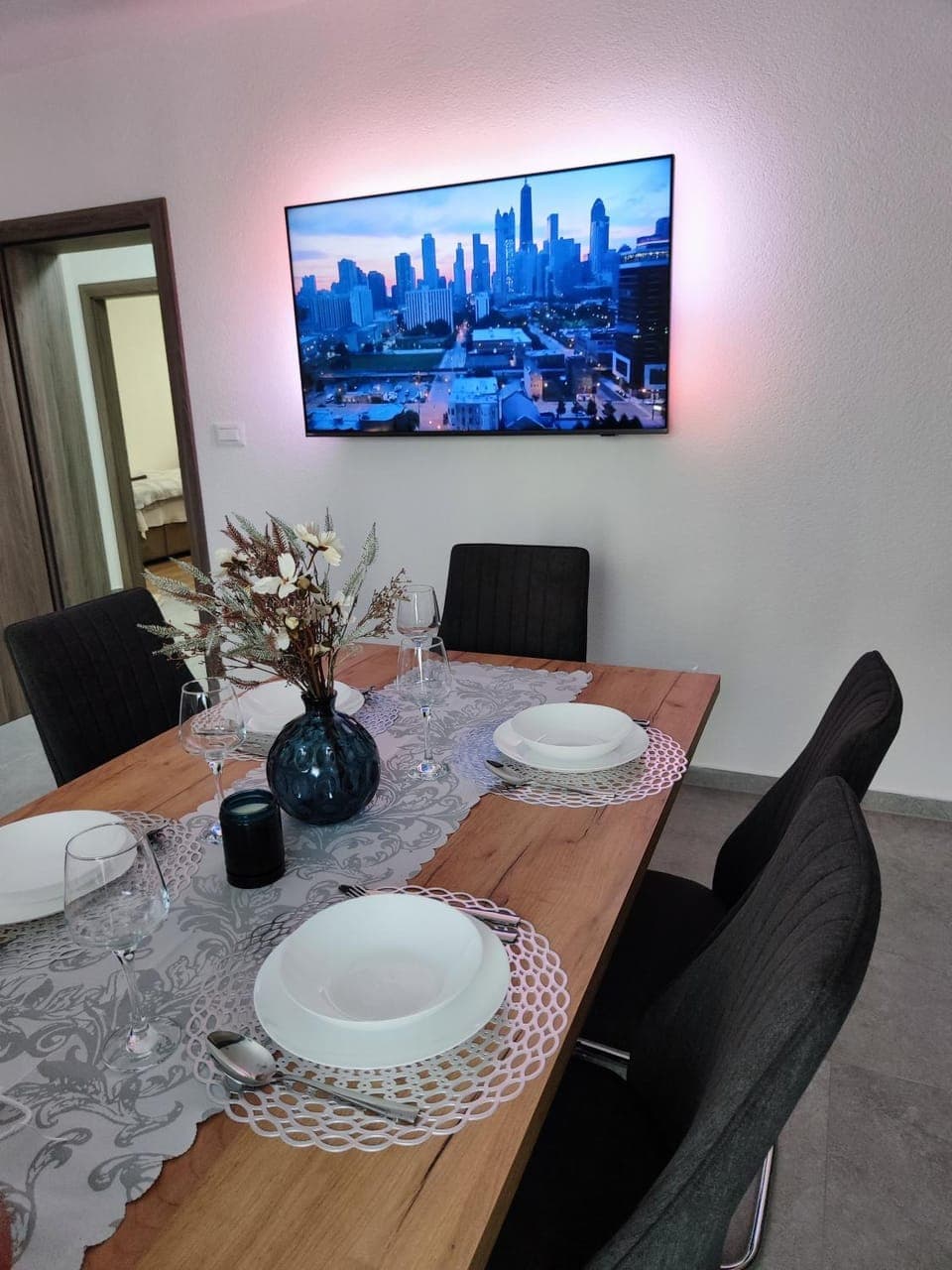 TV and multimedia, Dining area