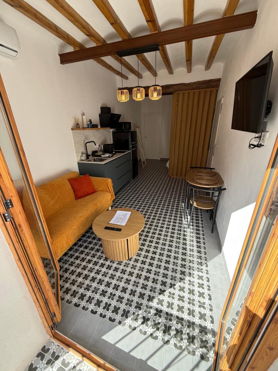 TV and multimedia, Kitchen or kitchenette, Dining area