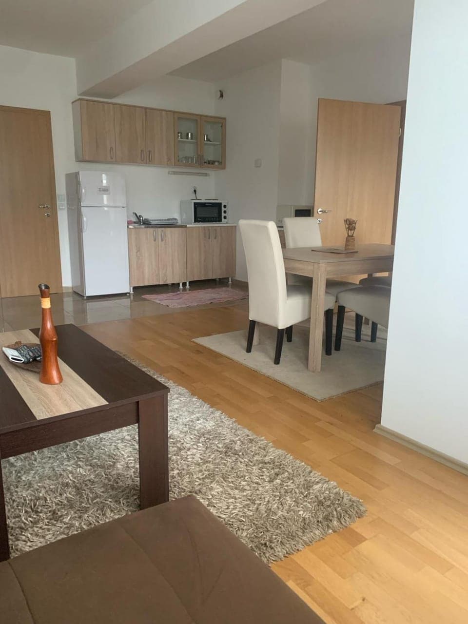 Seating area, Dining area, minibar, oven, pet friendly, stove