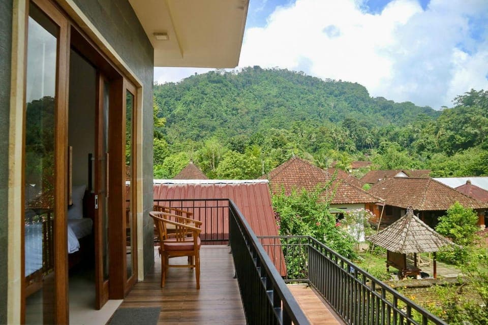 Property building, Spring, Day, Natural landscape, Balcony/Terrace, Mountain view, Internal: Not applicable to any particular room