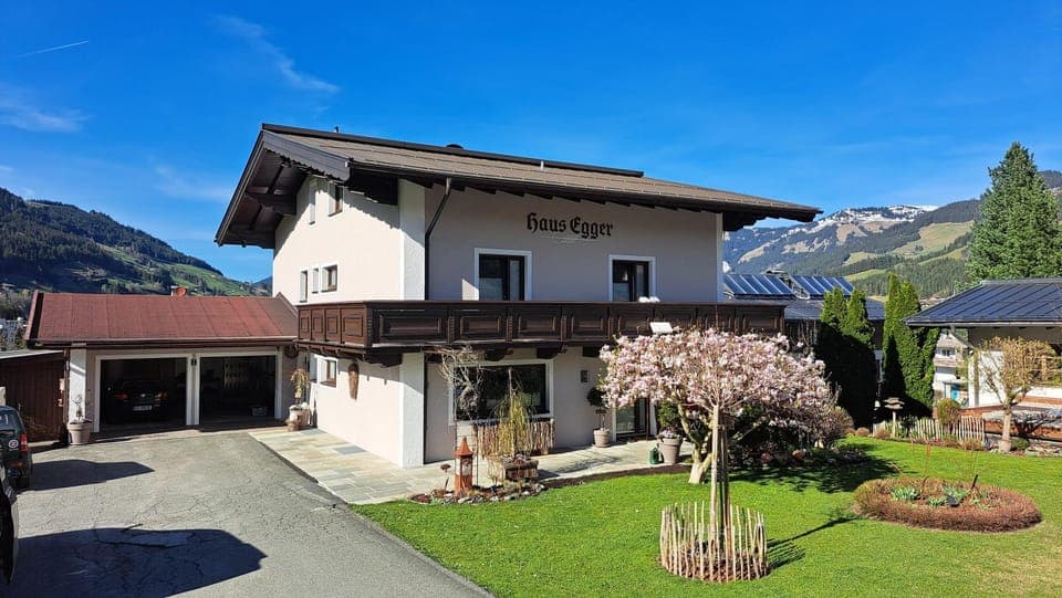Property building, Spring, Garden view