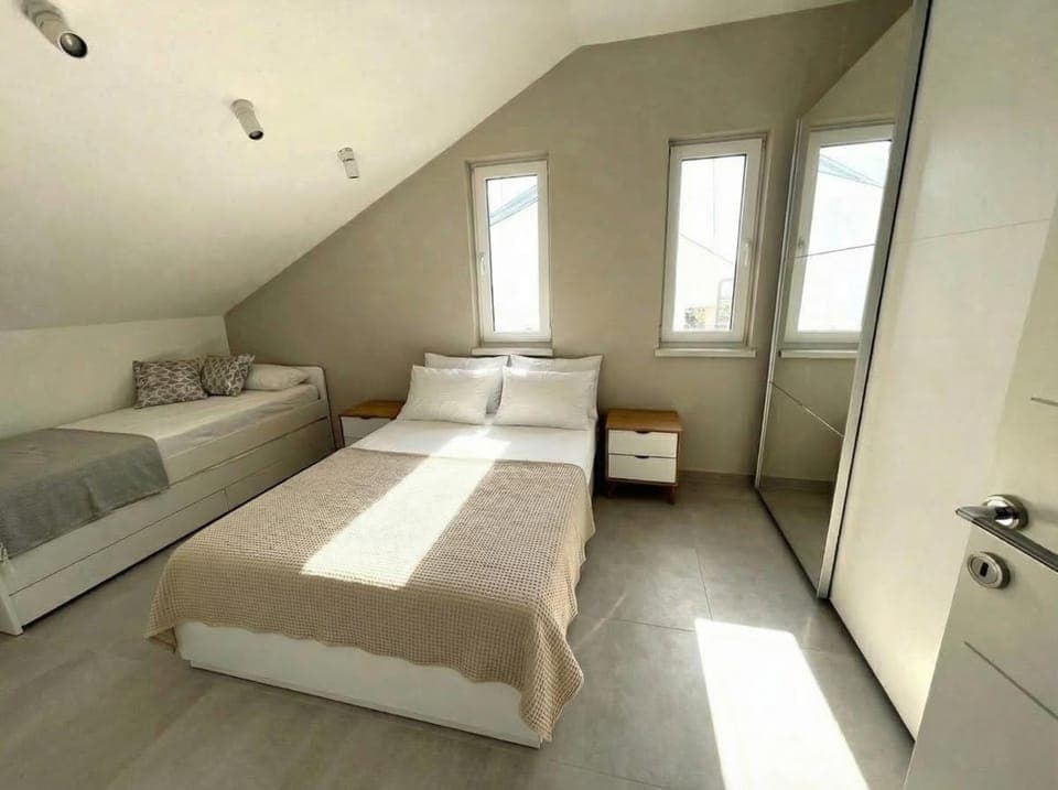 Bed, Photo of the whole room, Bedroom, wardrobe