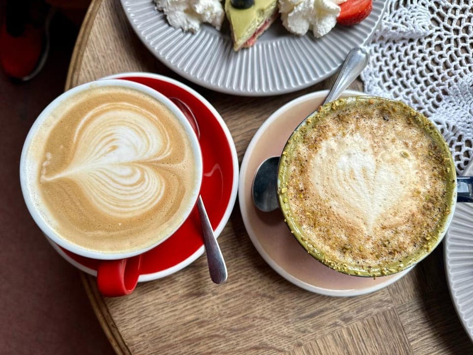 Coffee/tea facilities, Food and drinks, Breakfast, Drinks