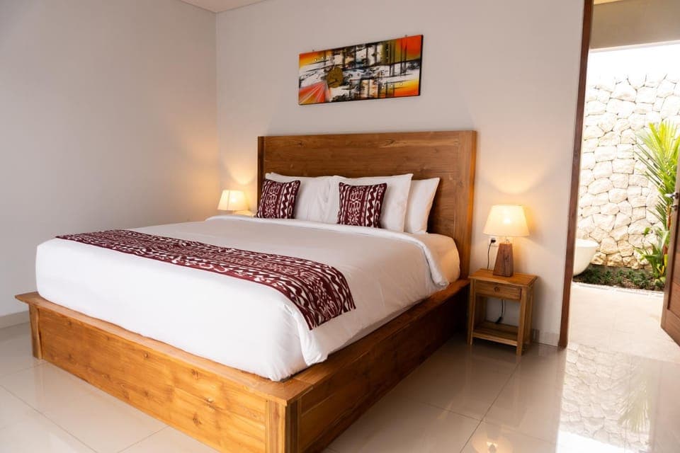 Bed, Photo of the whole room, Bedroom