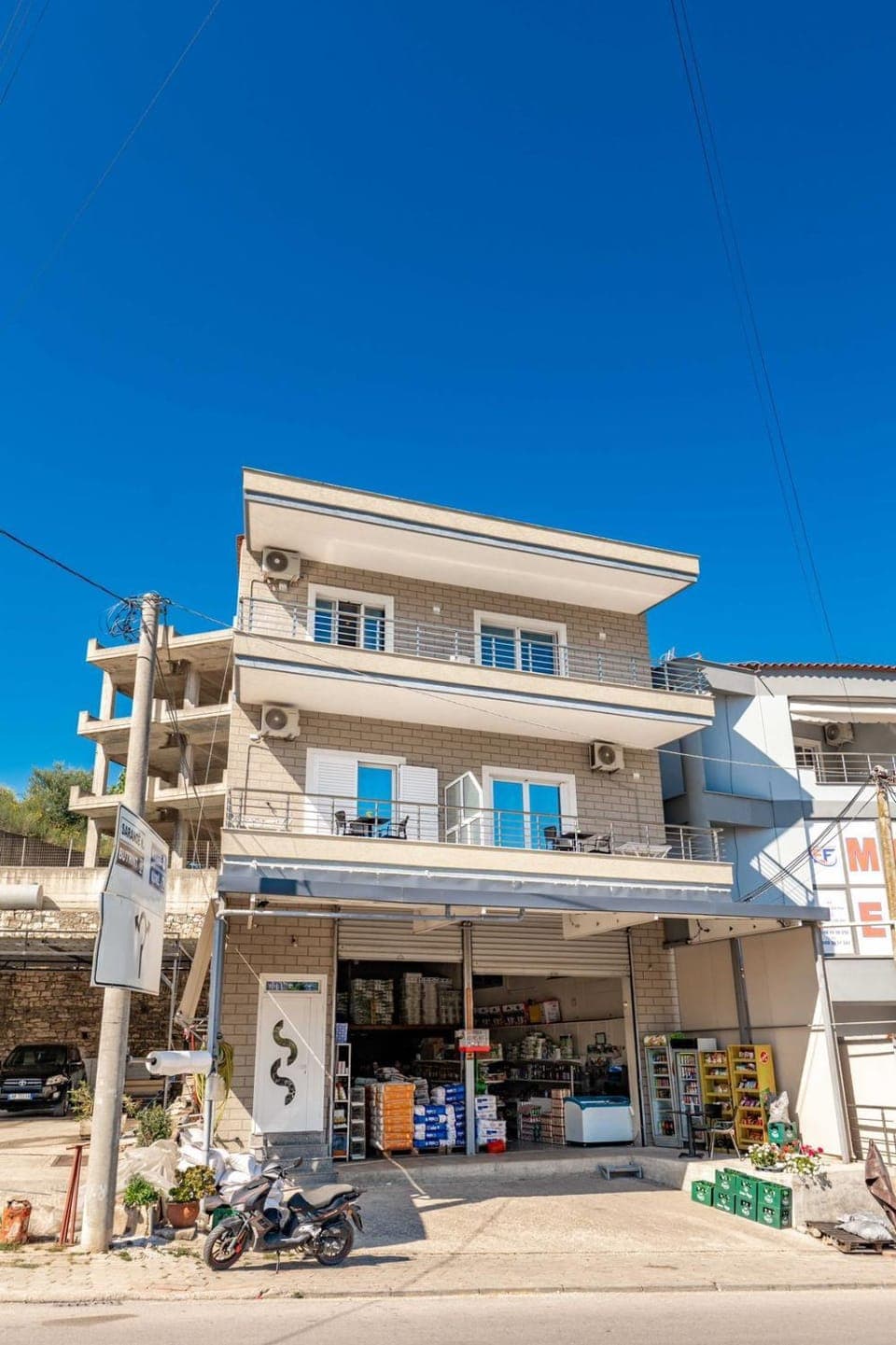 Property building, Day, Parking