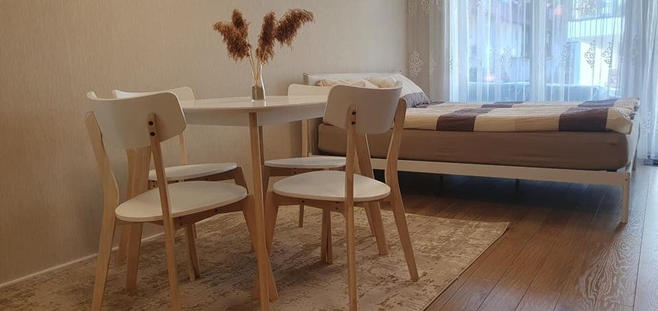 Bed, Photo of the whole room, Dining area