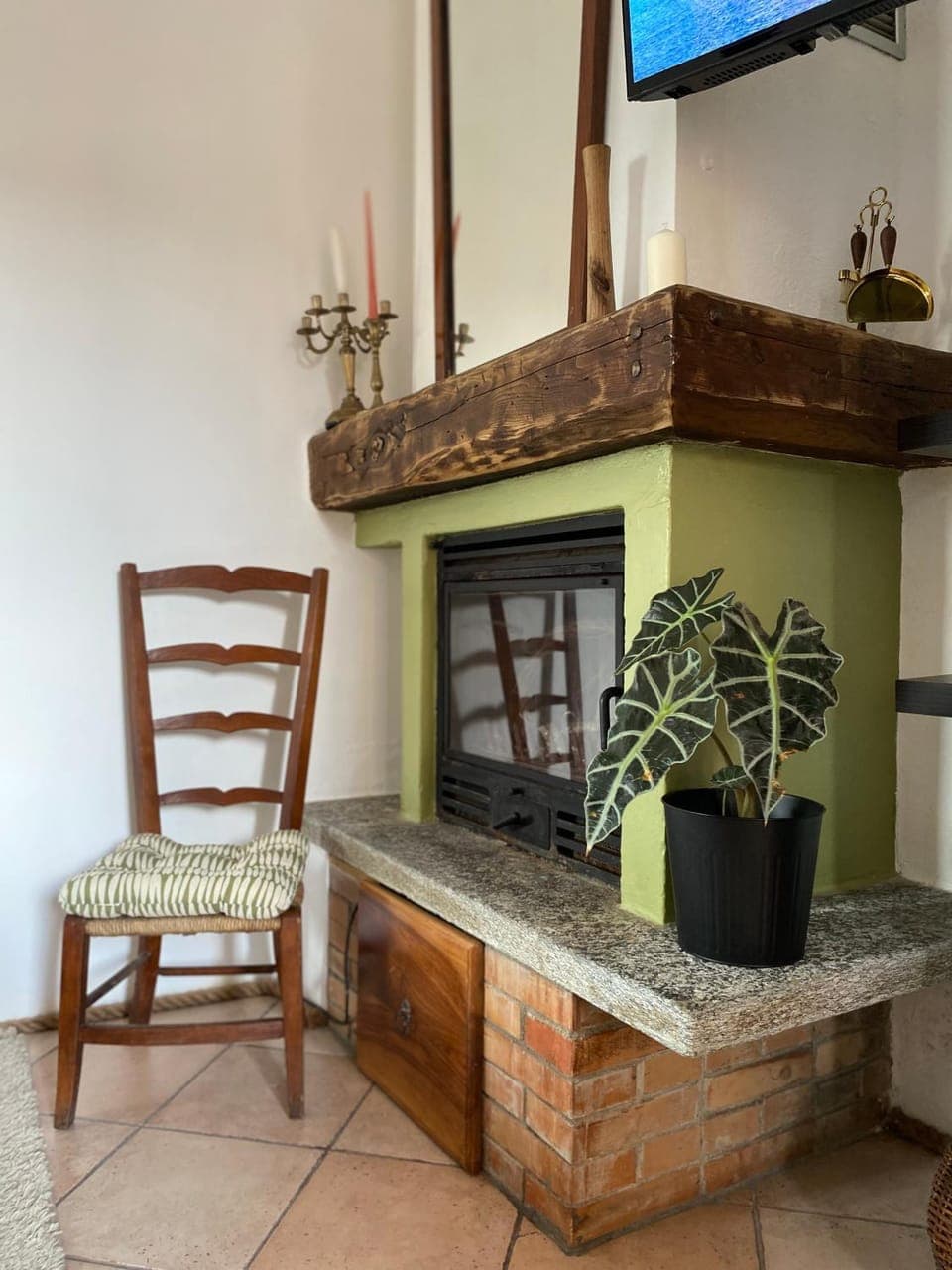 Living room, fireplace