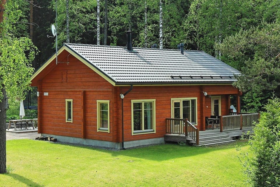 Property building, Facade/entrance, Day, Summer, Garden, Balcony/Terrace, Decorative detail