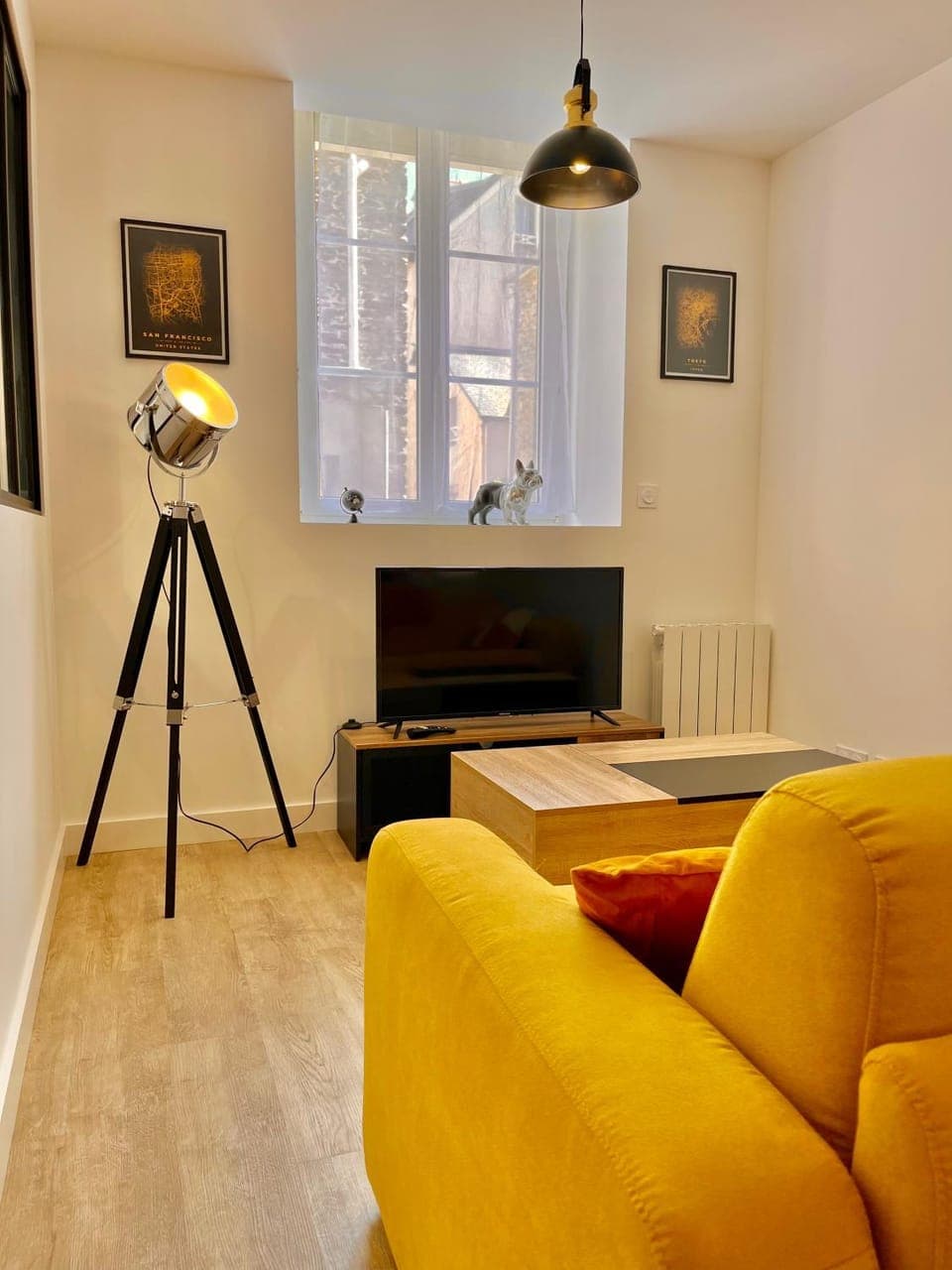 Communal lounge/ TV room, TV and multimedia, Living room, Seating area