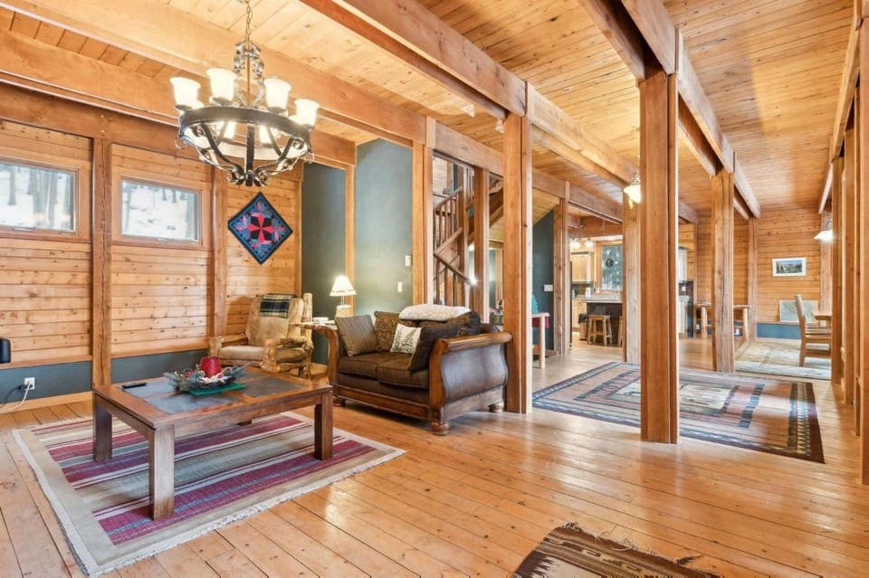 Cottonwood 204 House in Whitefish