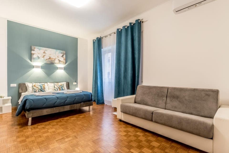 Bed, Living room, Photo of the whole room, Bedroom